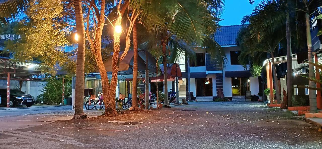 Banyan Resort Bangsaen Exterior photo